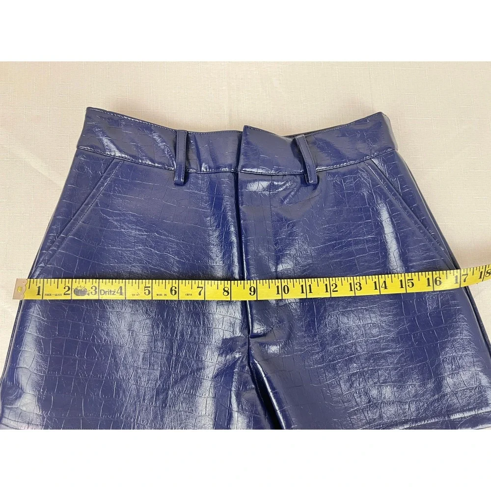Noli Croc Shorts Womens Size 0 Blue New Faux Leather Embossed High Waist NY81513
